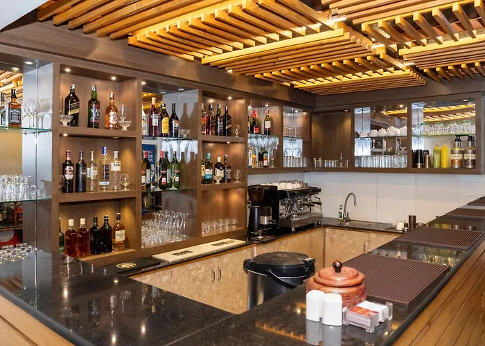 Elegant Inn- Heritage & Comfort Hotel